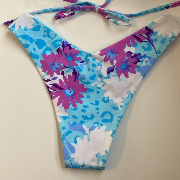 Bikini - Picture 4 of 6